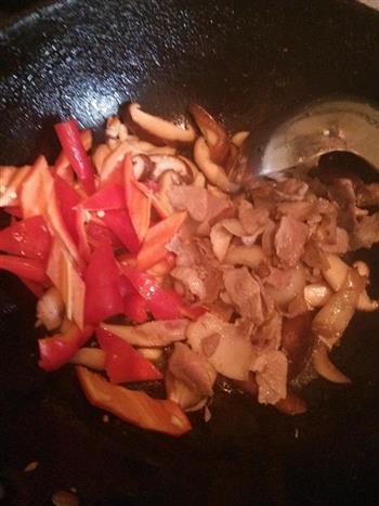 香菇炒肉的做法步骤8