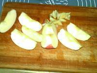 葡萄苹果梨饮的做法步骤2