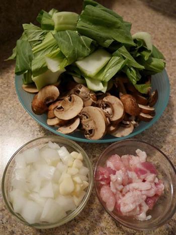青菜蘑菇炒肉片的做法步骤1