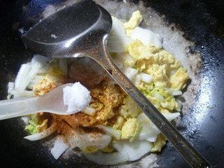 鸡蛋白菜炒年糕的做法步骤12
