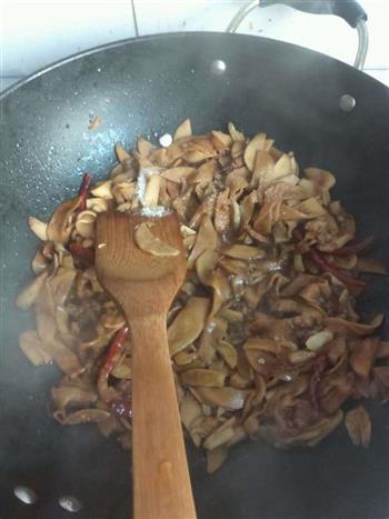 杏鲍菇炒五花肉的做法步骤5