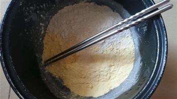 红枣玉米面发糕的做法步骤1