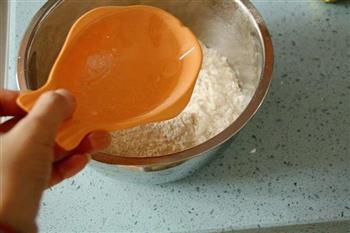 杏仁奶油西梅派的做法步骤2