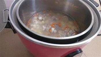 百合莲子排骨汤的做法步骤4