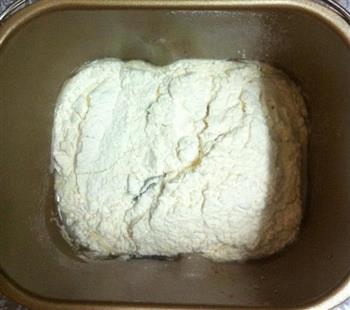 培根辫子面包的做法步骤1