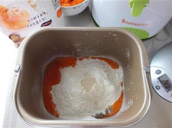 胡萝卜面包卷的做法步骤3