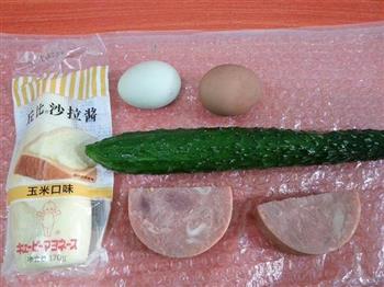 火腿玉米沙拉三明治的做法步骤1