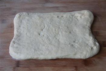 芝麻蜜豆面包的做法步骤4