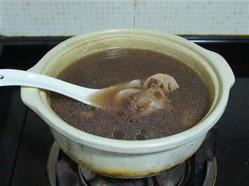 黑豆莲藕排骨汤的做法步骤6