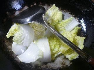 牛肉丸白菜汤面的做法步骤3