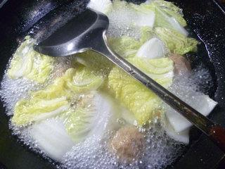 牛肉丸白菜汤面的做法步骤4