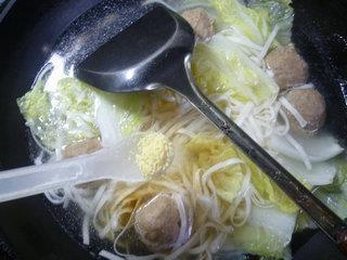 牛肉丸白菜汤面的做法步骤8