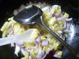 紫洋葱土豆炒白菜芯的做法步骤10