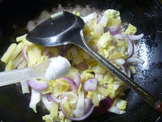 紫洋葱土豆炒白菜芯的做法步骤9
