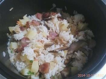 土豆腊肠焖饭的做法步骤6