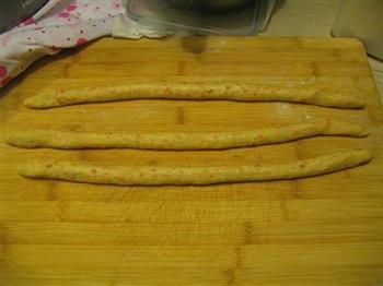 胡萝卜花环面包的做法步骤8