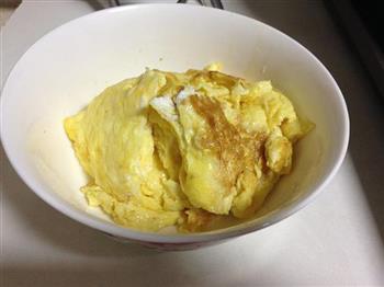 韭黄炒鸡蛋的做法步骤1