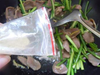 小炒蒜苔鸭胗的做法步骤6