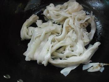 海米炒米粉的做法步骤3