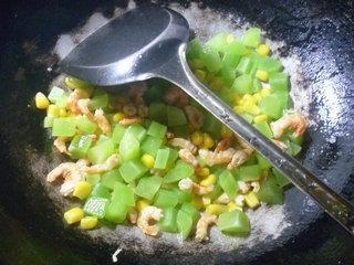 开洋玉米粒炒莴笋的做法步骤5