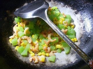 开洋玉米粒炒莴笋的做法步骤7