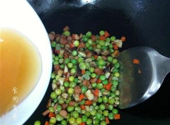 豌豆火腿冬菇丁的做法步骤8