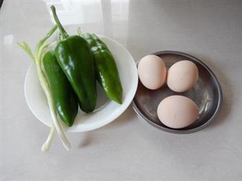 青辣椒炒鸡蛋的做法步骤1