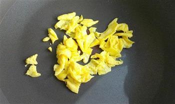 韭黄木耳炒蛋的做法步骤2