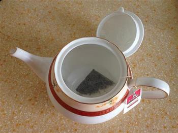 香滑奶茶的做法步骤1