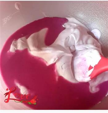 红火龙果酸奶慕斯的做法步骤2