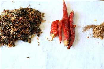 梅菜花椒干煸四季豆的做法图解1