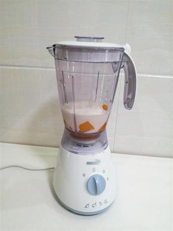 芒果酸奶饮的做法步骤3