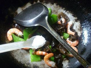 尖椒虾肉炒黑木耳的做法步骤7