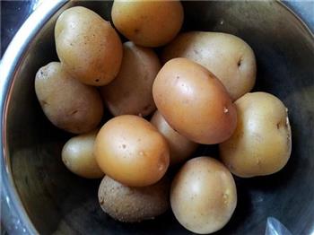 香煎小土豆的做法步骤3