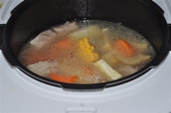 蔬菜鲍鱼排骨汤的做法步骤14