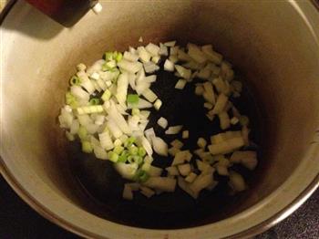 培根蘑菇块根芹浓汤的做法步骤4