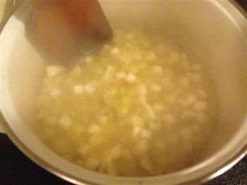 培根蘑菇块根芹浓汤的做法步骤6