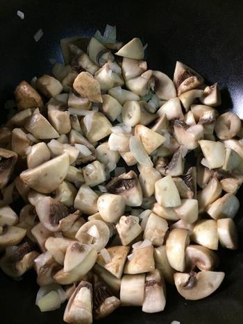 鸡肉蘑菇奶汁焗烤花椰菜的做法图解6