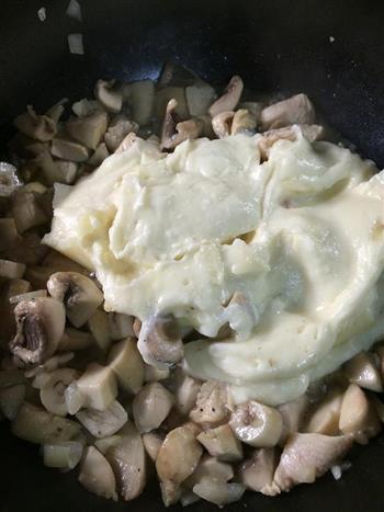 鸡肉蘑菇奶汁焗烤花椰菜的做法图解8
