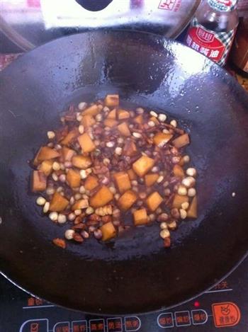 土豆酱油炒饭的做法步骤7
