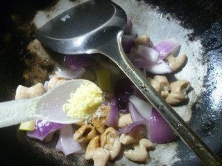 紫洋葱炒猪大肠的做法步骤9