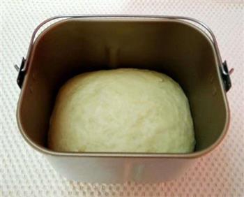 淡奶油花朵面包的做法步骤3