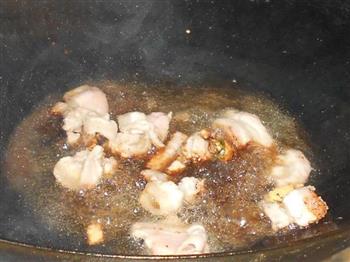 香菇木耳炒肉片的做法步骤2