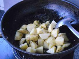 咖喱土豆的做法步骤5