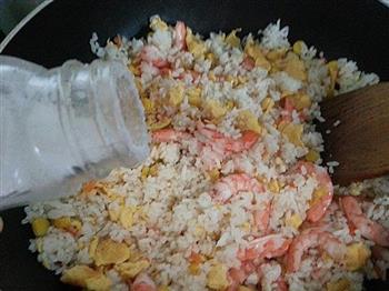 家庭制作虾仁玉米炒饭的做法步骤12