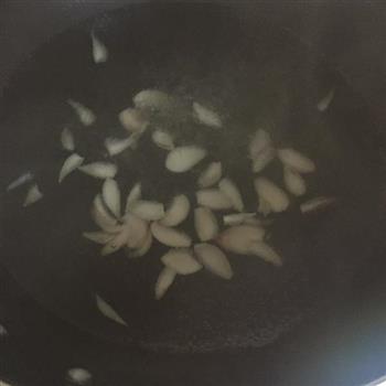 豆酱百合秋葵的做法步骤3