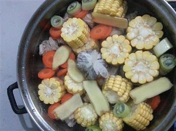 懒人版玉米排骨汤的做法步骤5