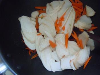 杏鲍菇炒胡萝卜的做法步骤6