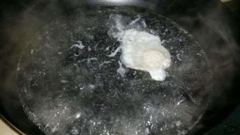 鸡蛋肉酱汤面的做法步骤2