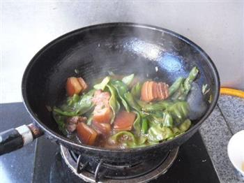 红烧肉烧扁豆的做法步骤7